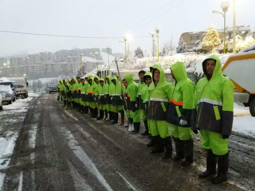 آماده باش نیروهای برف روب در اولین بارش برف زمستانی