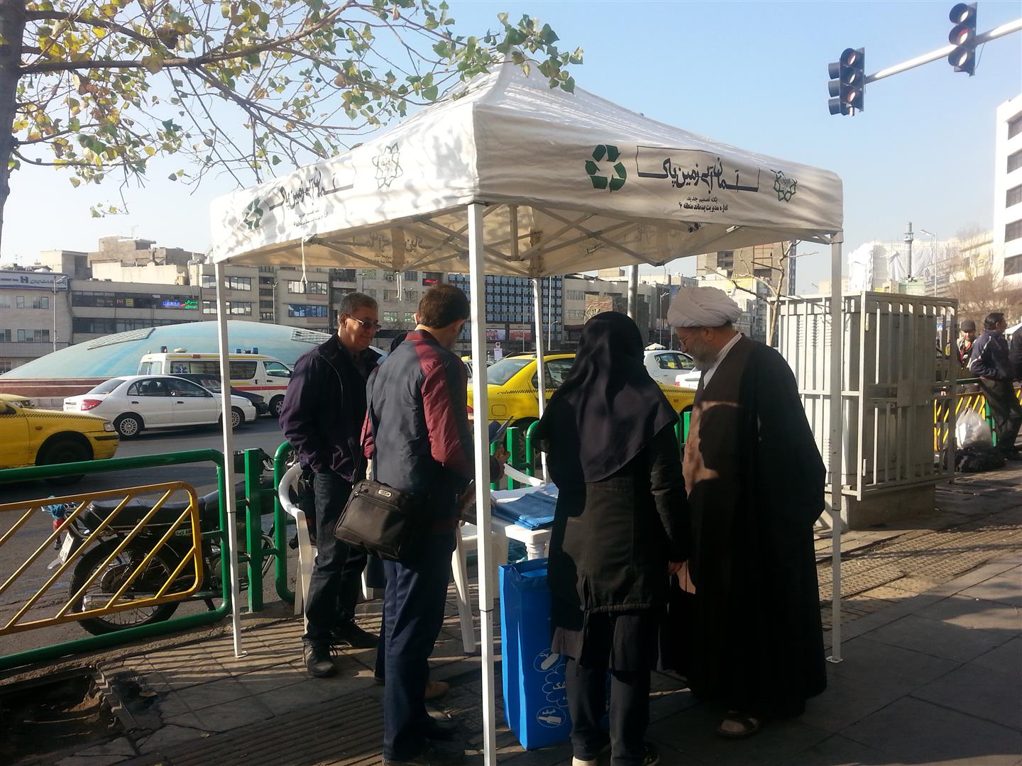 آموزش تفکیک زباله برای شهروندانی که از قلب پایتخت می‌گذرند