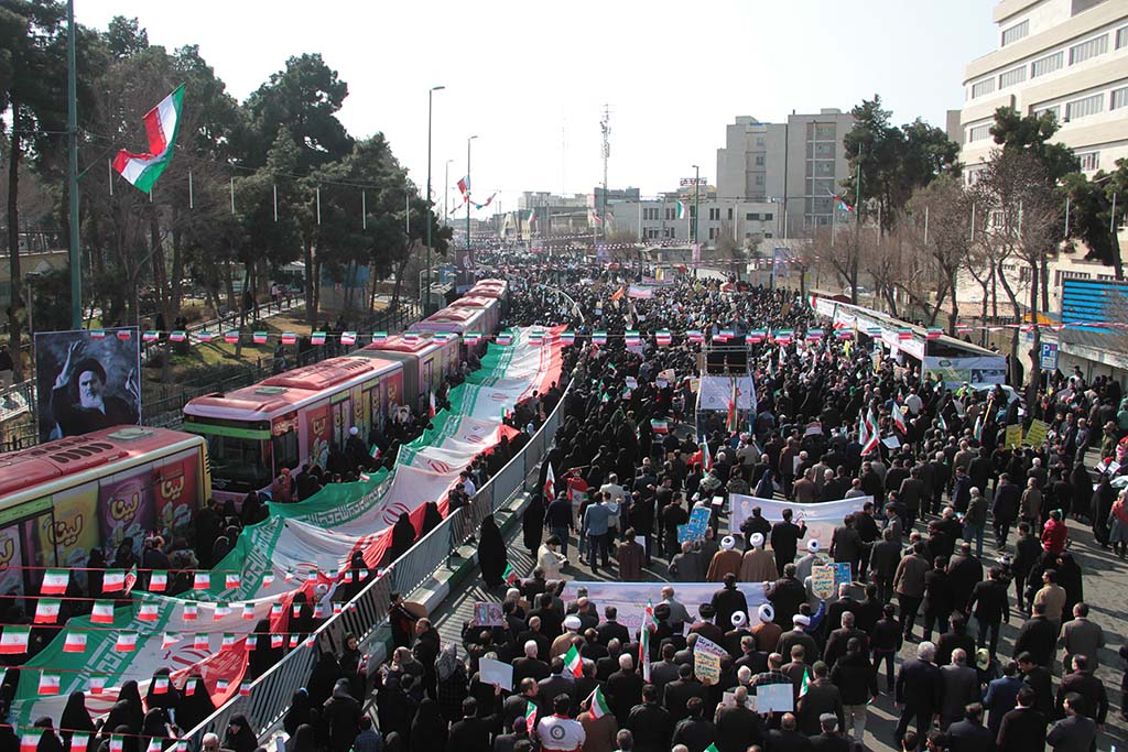 استقبال گسترده راهپیمایان از پردیس‌های فرهنگی منطقه ۲۰