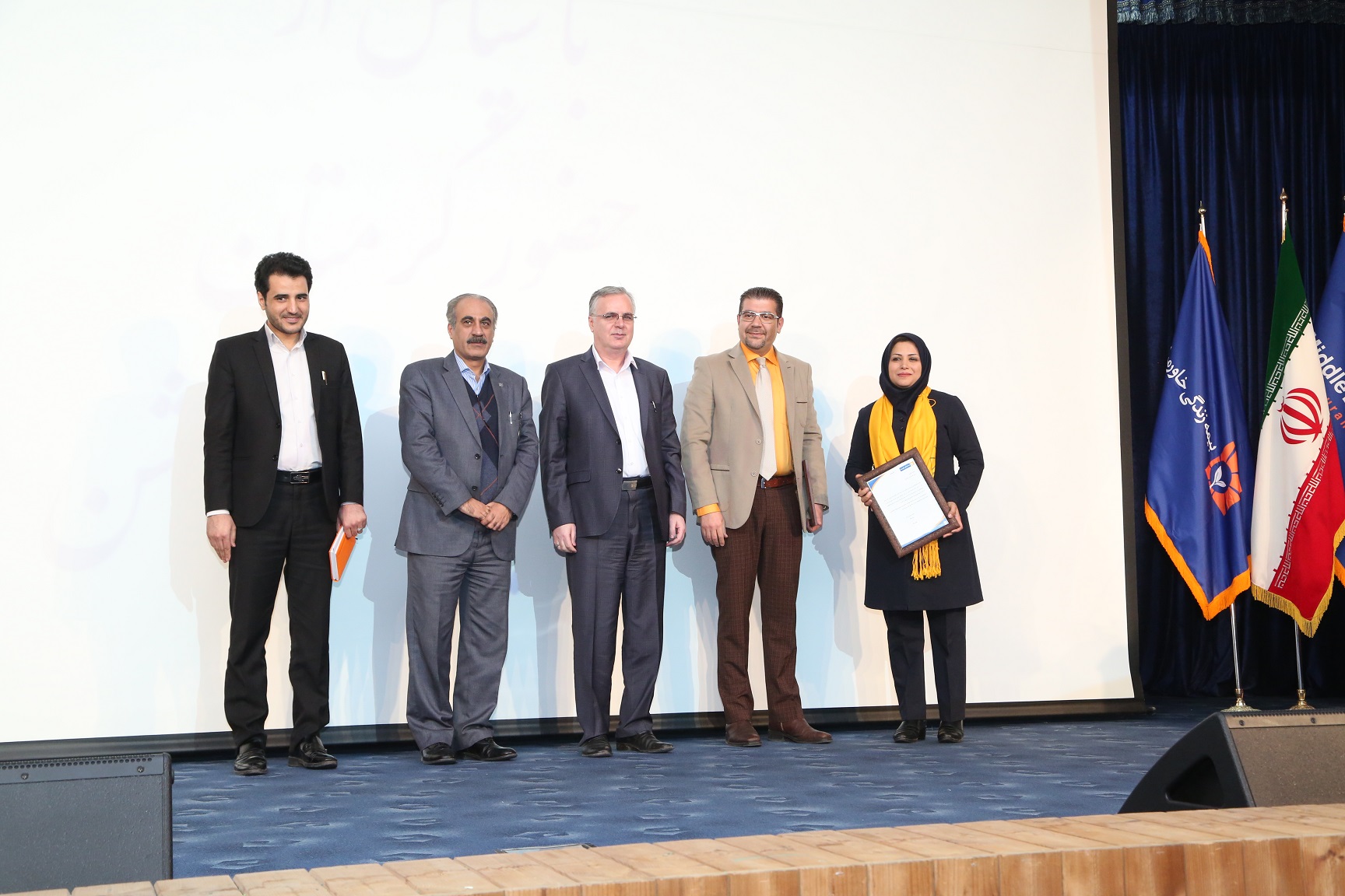 تقدیر از نمایندگان برتر فروش بیمه زندگی خاورمیانه