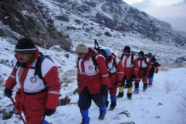 امدادرسانی به بیش از ۲۰۰ گرفتار در برف و کولاک