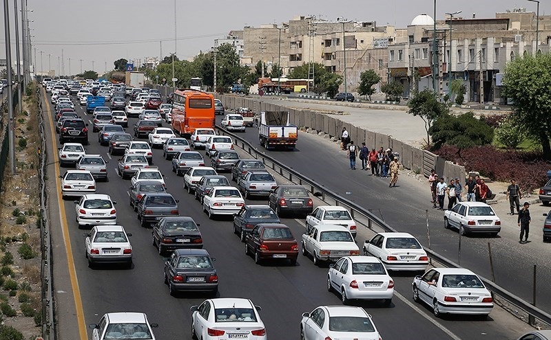 ترافیک در محورهای اصلی مازندران منتهی به تهران سنگین است