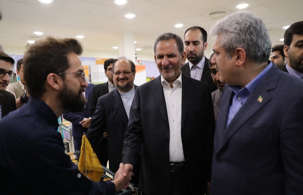 جوانان تحصیلکرده بهترین فرصت برای کاهش اتکای اقتصاد کشور به نفت هستند