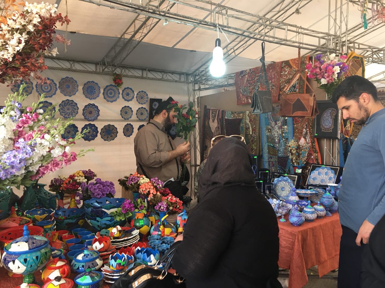 نمایشگاه صنایع دستی در کاروانسرای صفوی دایر شد