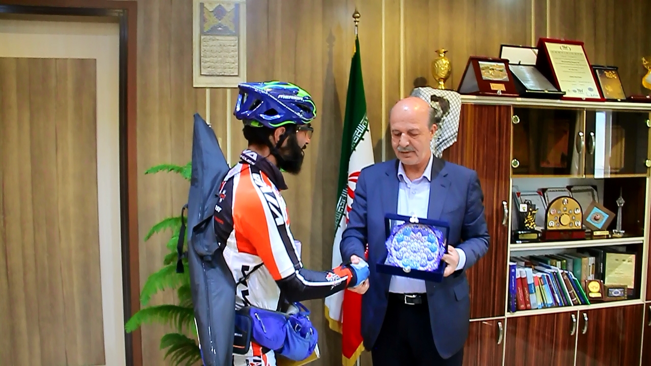 سفر دوچرخه سوار ایران گرد بابلسری به شهرری رسید