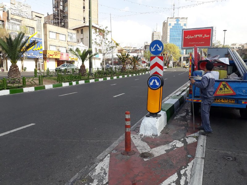 شستشو و نوسازی المان های ترافیکی قلب پایتخت در ایام نوروز
