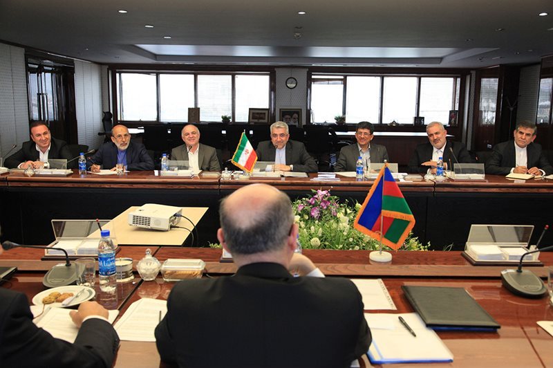 امکان تبادل ۸۰۰ مگاوات برق با جمهوری آذربایجان
