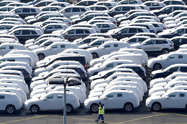 ضد و نقیض‌های نوسان قیمت در بازار انحصاری خودرو