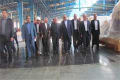 بازدید مدیرعامل بانک صنعت‌ومعدن از شرکت زمزم کرمانشاه