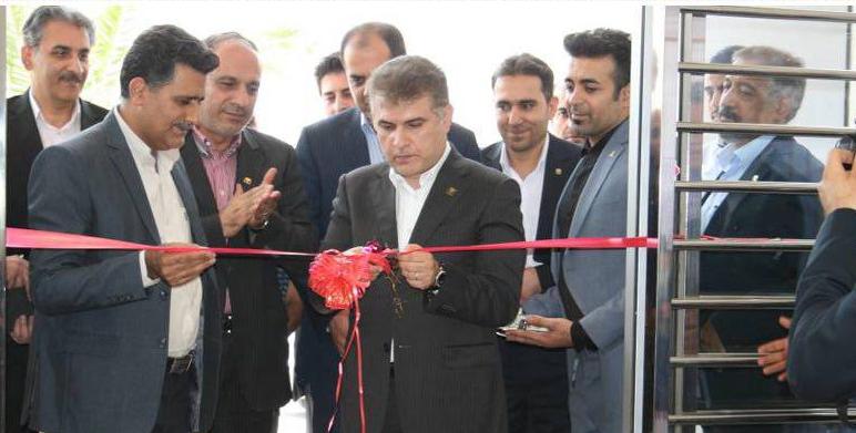 شعبه شهدای کازرون بانک پارسیان گشایش یافت