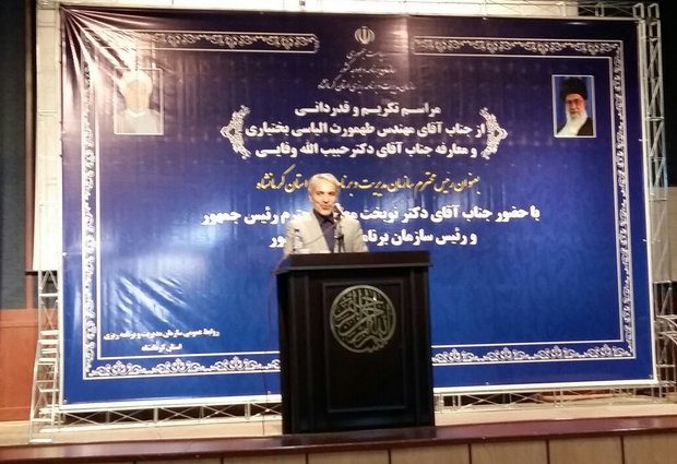 تشریح سیاست های دولت برای حمایت از معیشت مردم