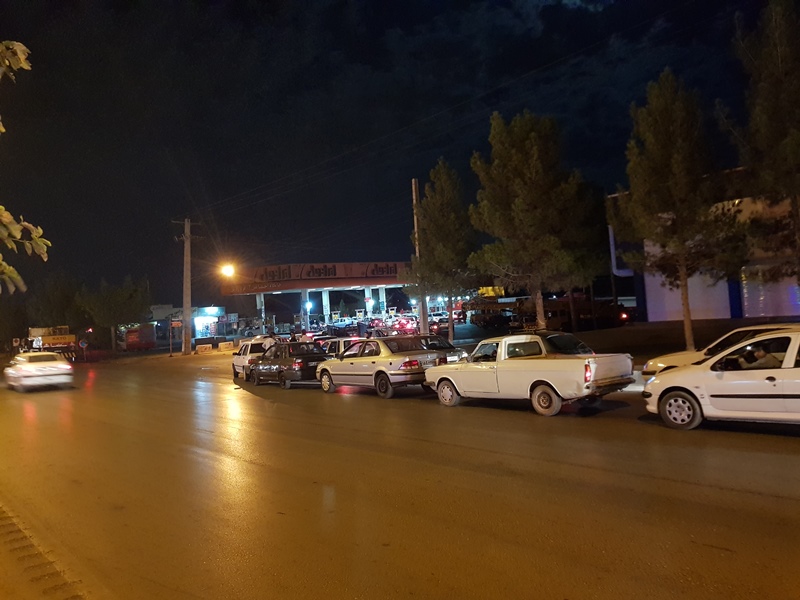 توقف فعالیت نفتکش‌ها موجب شلوغی جایگاه‌های سوخت کرمان شد