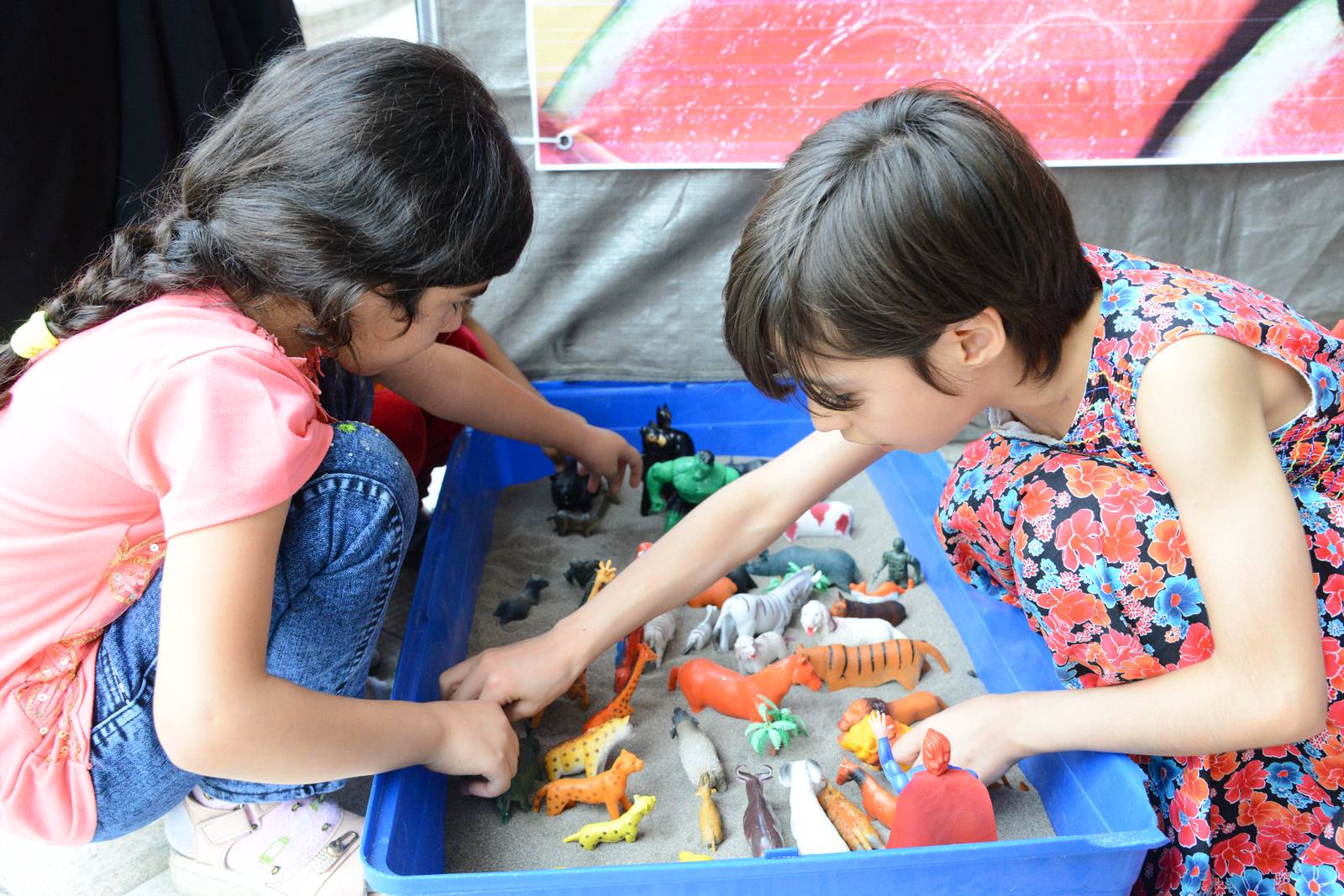 سراهای محلات شمال تهران کودکانه شد