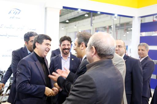 بازدید رییس سازمان بورس و اوراق بهادار از غرفه بیمه کوثر