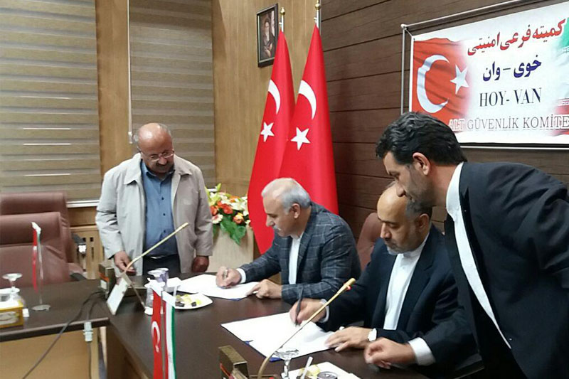 فرماندار خوی و استاندار وان ترکیه قرارداد همکاری امضا کردند
