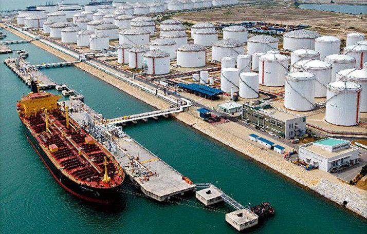 جزییات عرضه ۷۶ درصد ارز صادراتی پتروشیمی‌ها به بازار داخل