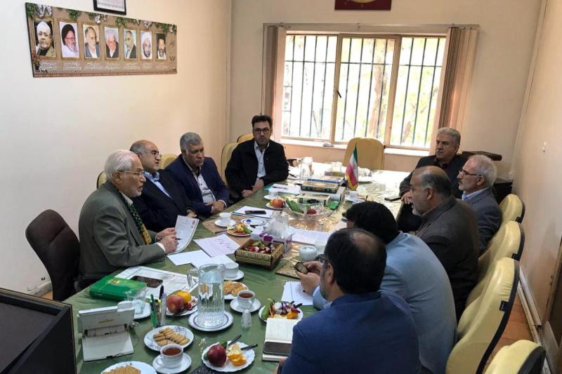 برخی مردان به دلیل نپرداختن ۱۰ سکه در زندان هستند