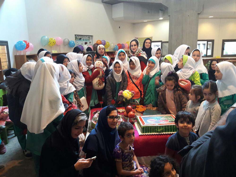 شب یلدای شهردار منطقه ۲۰ در کنار آسیب دیدگان اجتماعی