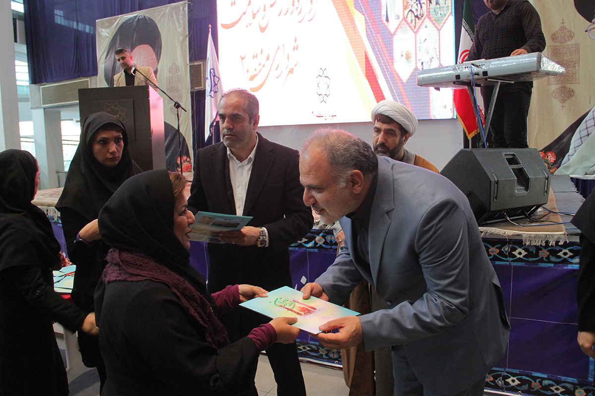 منطقه ۲۰ در شنای معلولان شهر تهران قهرمان شد