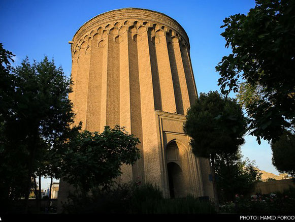 ضرورت باز طراحی چرخه آب و طراحی باغ ایرانی اسلامی در برج طغرل