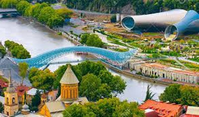 همایش اقتصادی سرمایه گذاران ایرانی در تفلیس به تاخیر افتاد