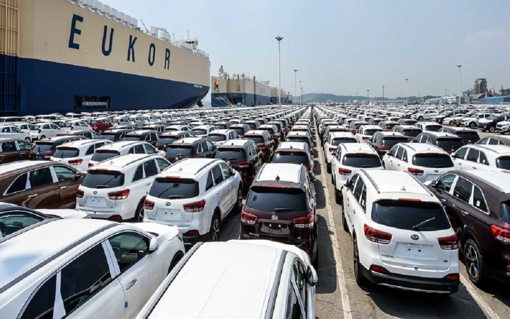 انباشت حدود سه هزار و ۵۰۰ دستگاه خودرو در گمرک شهید باهنر