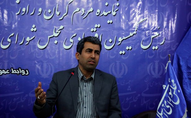 ارزش پول ملی یک سوم کاهش یافته است