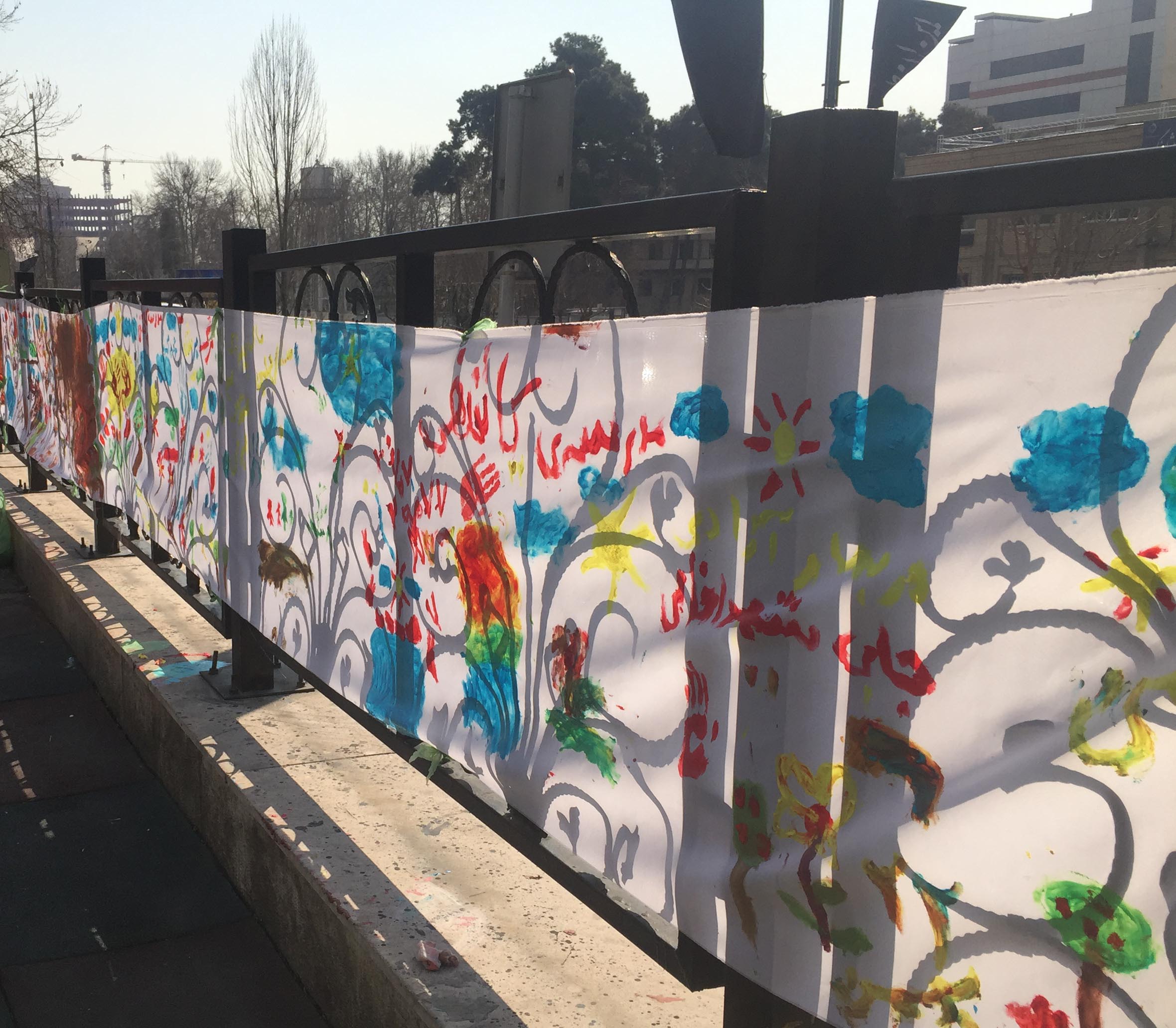 بوستان امام علی (ع) با نقاشی کودکانه زیباسازی شد