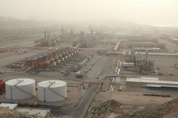 انتقال دومین سکوی فازهای ۲۲ تا ۲۴ به میدان گازی پارس جنوبی