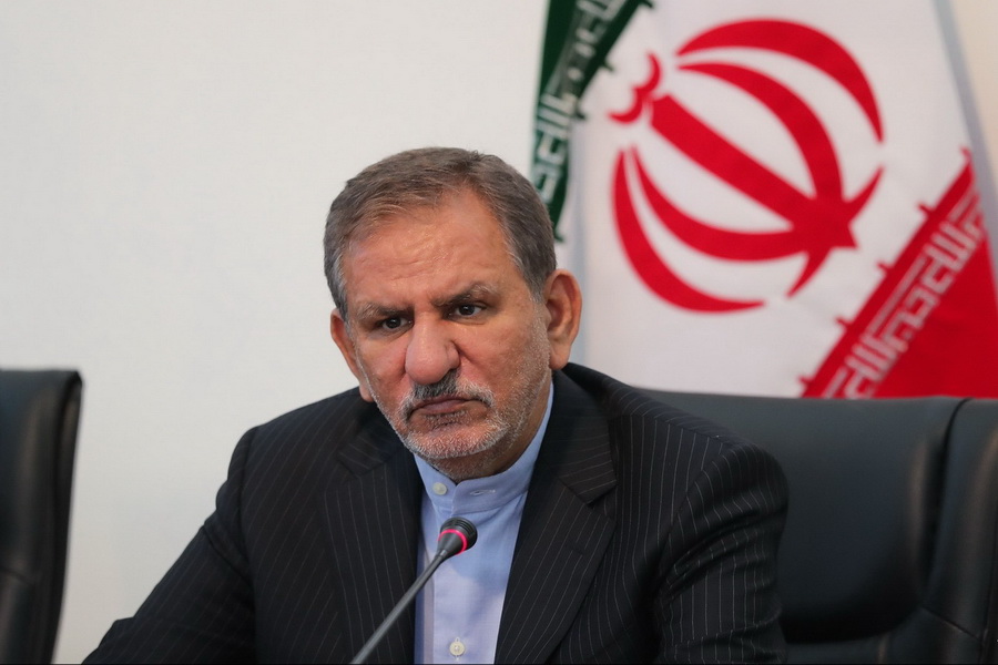 استانداران و فرمانداران تمام وقت در محل کار حضور داشته باشند