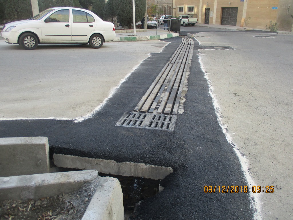 ترمیم نقاط آبگیر معابر منطقه شش