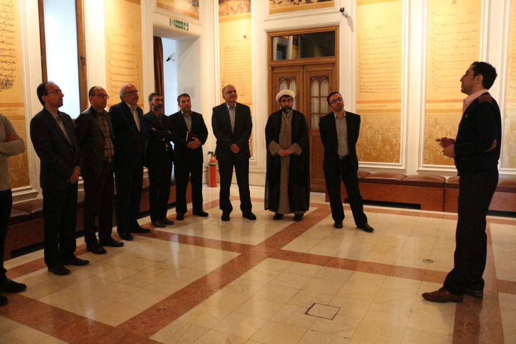 بازدید شهردار منطقه ۲۰ از موزه و کتابخانه مجلس