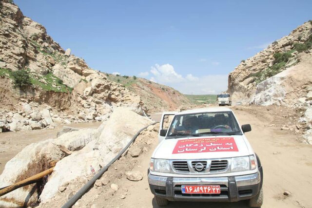کمک ۶۰ میلیون تومانی فعالین صنعتی بوشهر به سیل زدگان لرستان