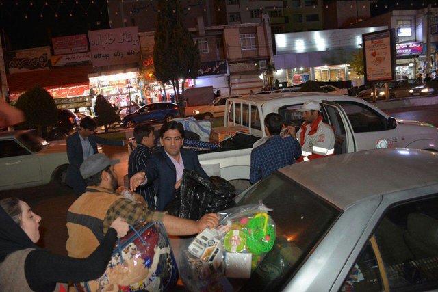 راه اندازی پایگاه‌های جمع آوری کمک‌های مردمی به مناطق سیل زده در اماکن عمومی منطقه ۱۰