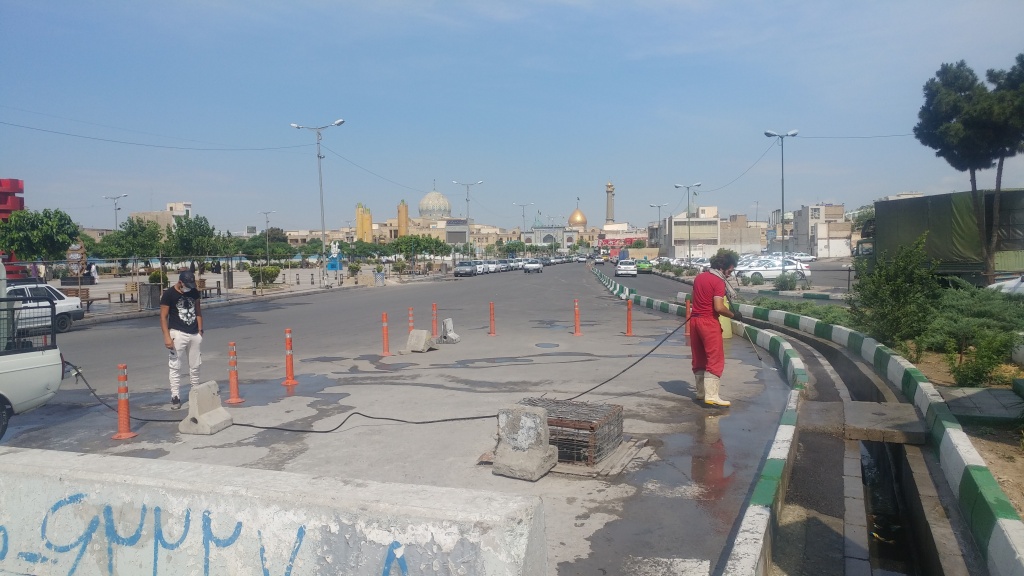 پاکسازی شبانه روزی معابر منتهی به اماکن متبرکه