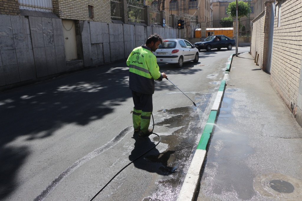 پهنه حرم حضرت عبدالعظیم(ع) میزبان زائران امام خمینی(ره) است