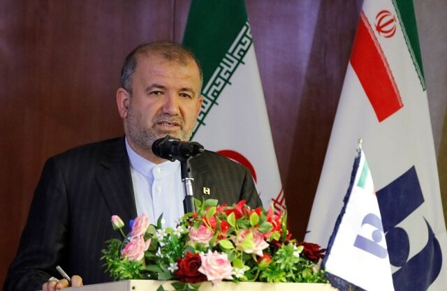 پرداخت ۱۳۰۰ فقره وام قرض‌الحسنه به سیل‌زدگان لرستان و خوزستان