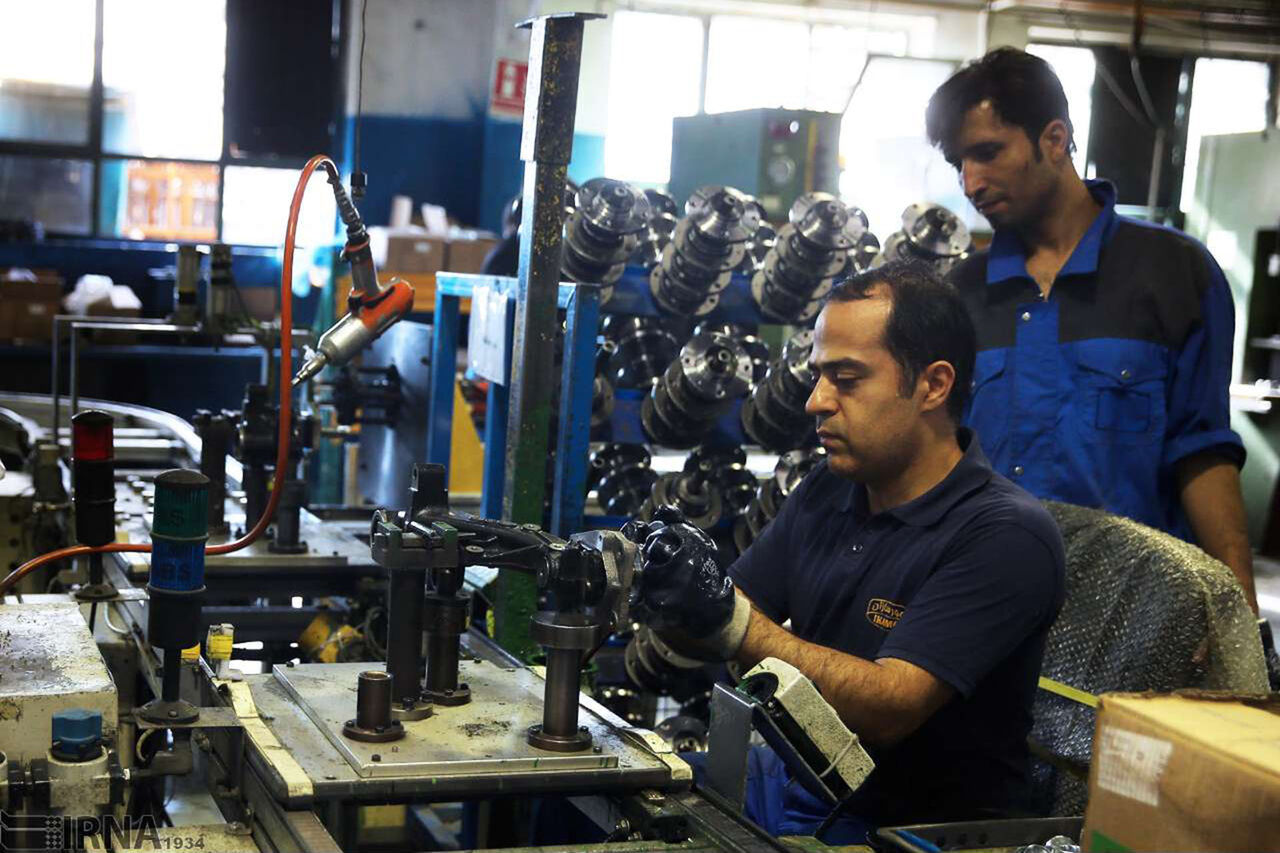 پرداخت ۸۴۴ میلیون یورو ارز وعده داده شده به قطعه‌سازان به جریان افتاد