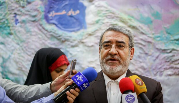 پارک‌ها و فروشگاه‌های بزرگ تعطیل می‌شوند