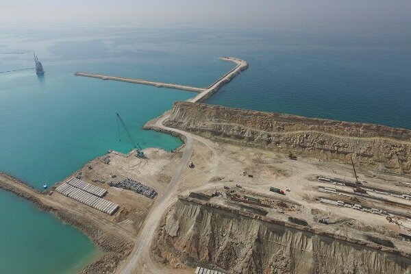 یک کشتی‌ مسافری جام جهانی در بندر بوشهر مستقر شد