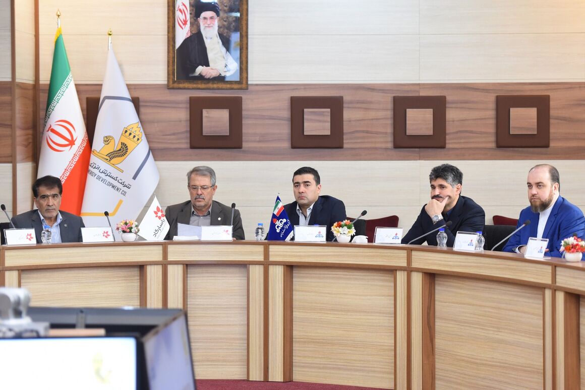 رئوس همکاری‌های بلندمدت نفت و گسترش انرژی پاسارگاد بررسی می‌شود