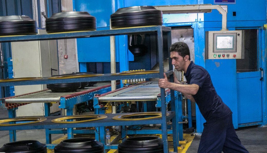 توزیع تایرهای سواری در سامانه تجارت داخلی ثبت می‌شود