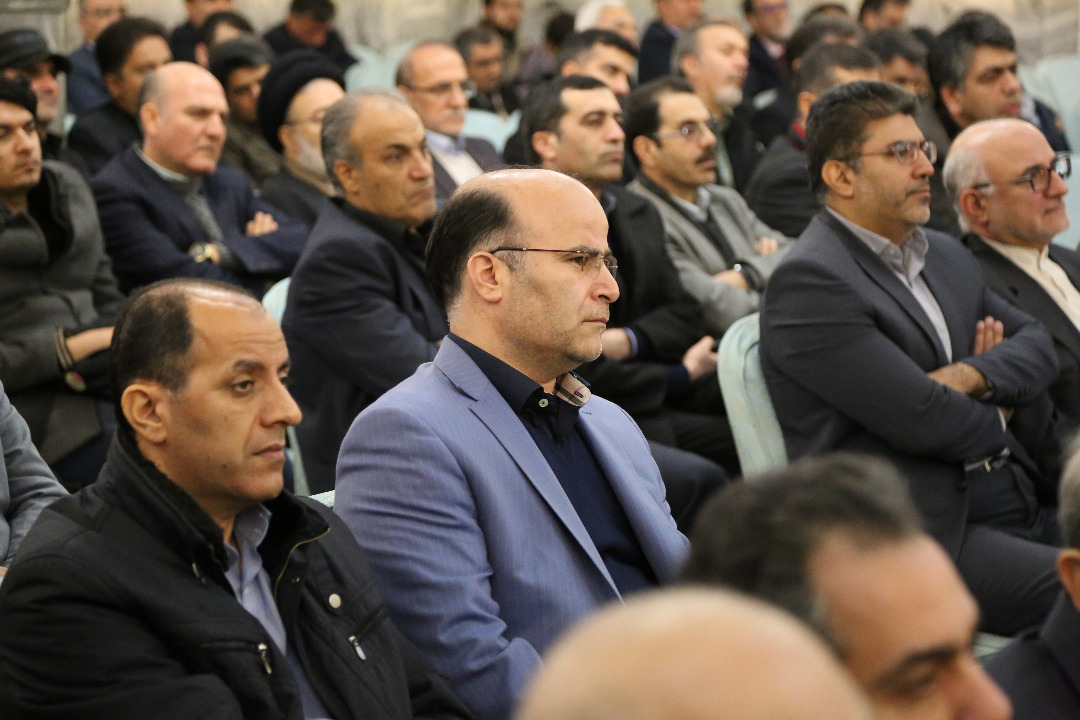 ادای احترام مدیران منطقه شش به شهدای سانحه هوایی