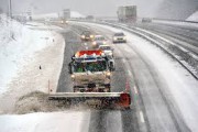 بارش برف و باران در ۱۱۵محور شریانی و برف روبی ۲۹۹۷۰ کیلومتر از جاده‌ها