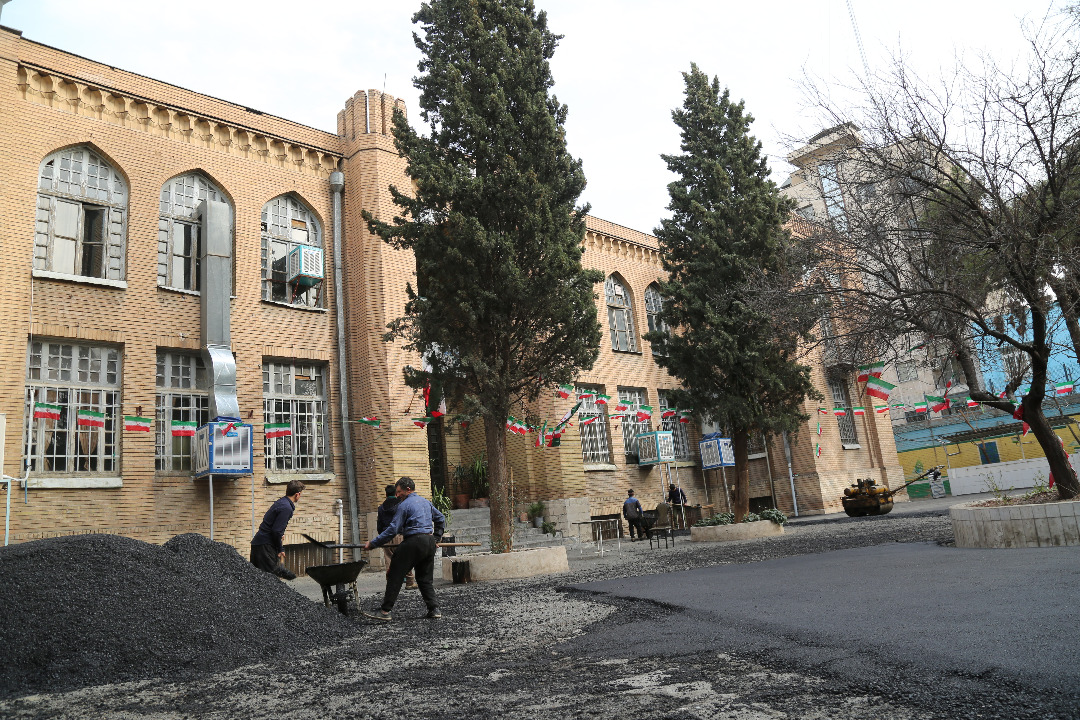 زیباسازی و بازپیرایی فضای سبز مدرسه ماندگار البرز