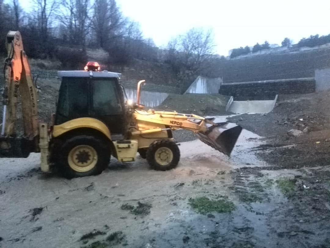 اجرای طرح پاکسازی و لایروبی کانال‌ها و مسیل‌ها در منطقه 2 تهران