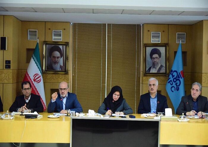 پیگیری مستمر مشکلات صنایع پایین‌دستی پتروشیمی ضروری است