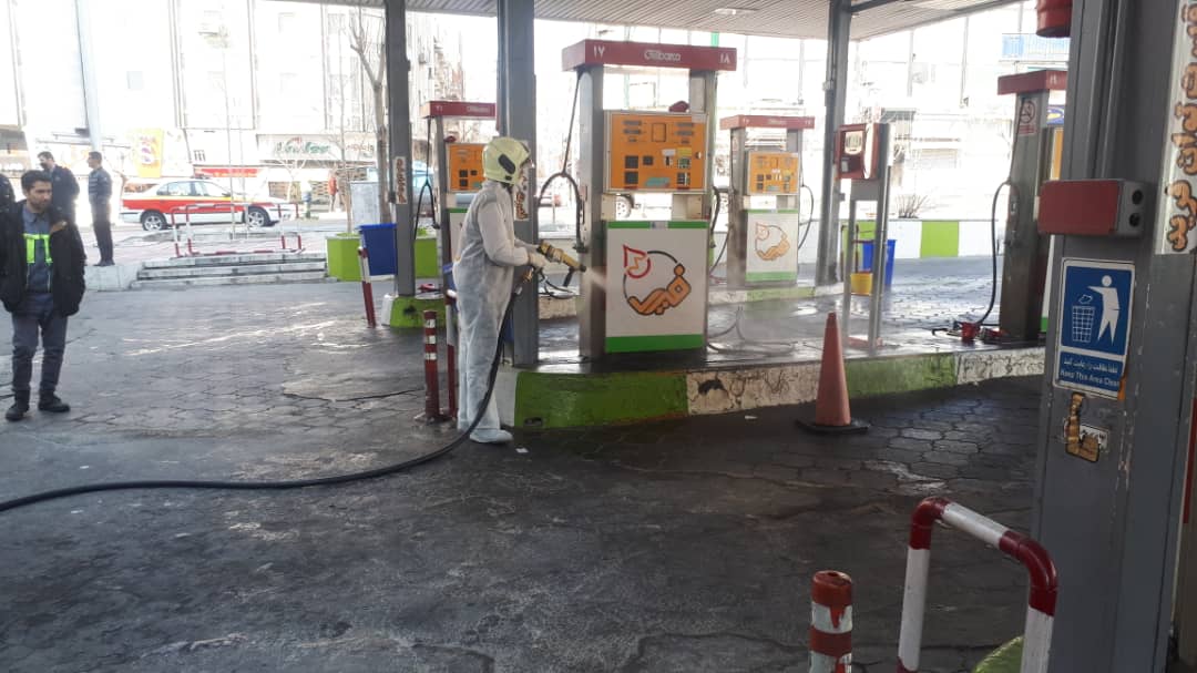 ضدعفونی معابر و میادین میوه و تره بار در قلب پایتخت به منظور مبارزه با ویروس کرونا