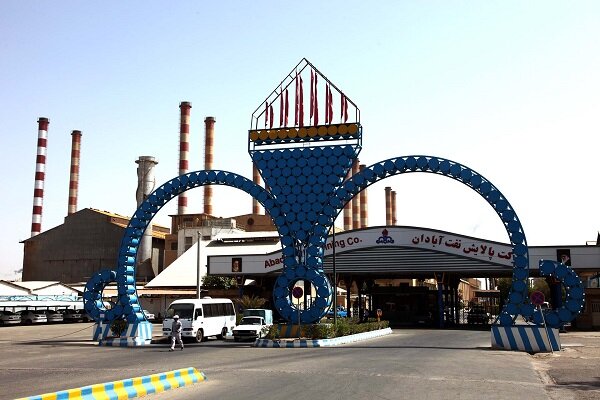 حریق واحد ۷۰ پالایشگاه آبادان در حال کنترل است