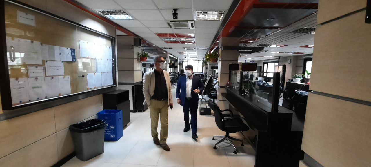 فاصله گذاری اجتماعی با تغییر چیدمان اداری لازمه سلامت است